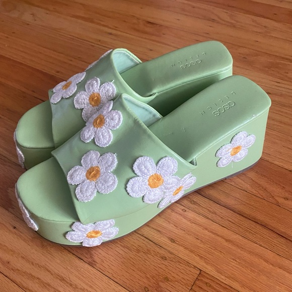 Green Telly daisy/flower wedges from ASOS - Picture 5 of 12